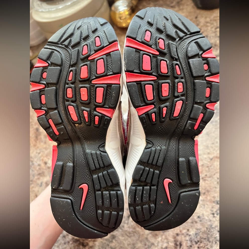 Girls toddler Nike tennis shoes size 11c - Picture 4 of 5